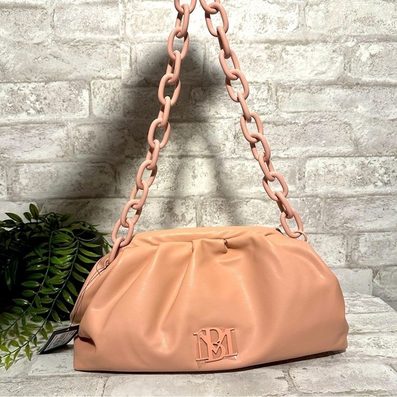 NWT BADGLEY MISCHKA Blush Pink Wrapped‎ Frame Clutch Ruched Chain Vegan Leather - Picture 1 of 8